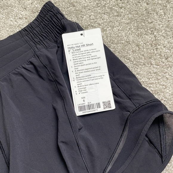 Lululemon Hotty Hot HR Short 4” Lined NWT - Picture 2 of 3